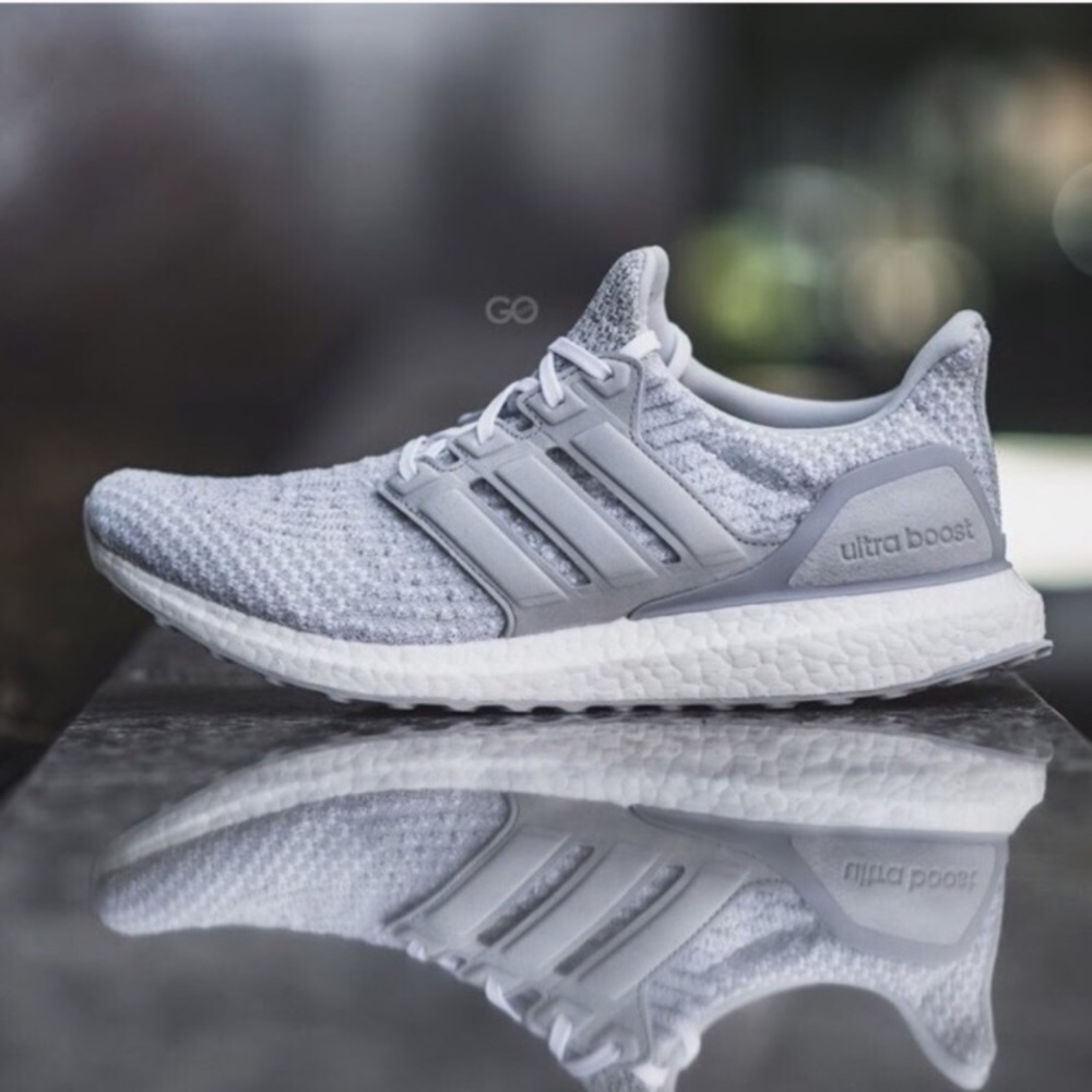 RARE ULTRABOOST REIGNING CHAMPS NWT ⭐️